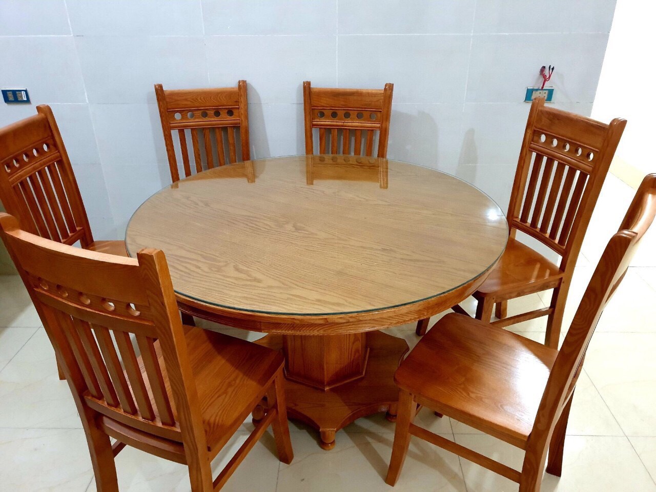 Bộ bàn ăn tròn 6 ghế gỗ sồi giá rẻ