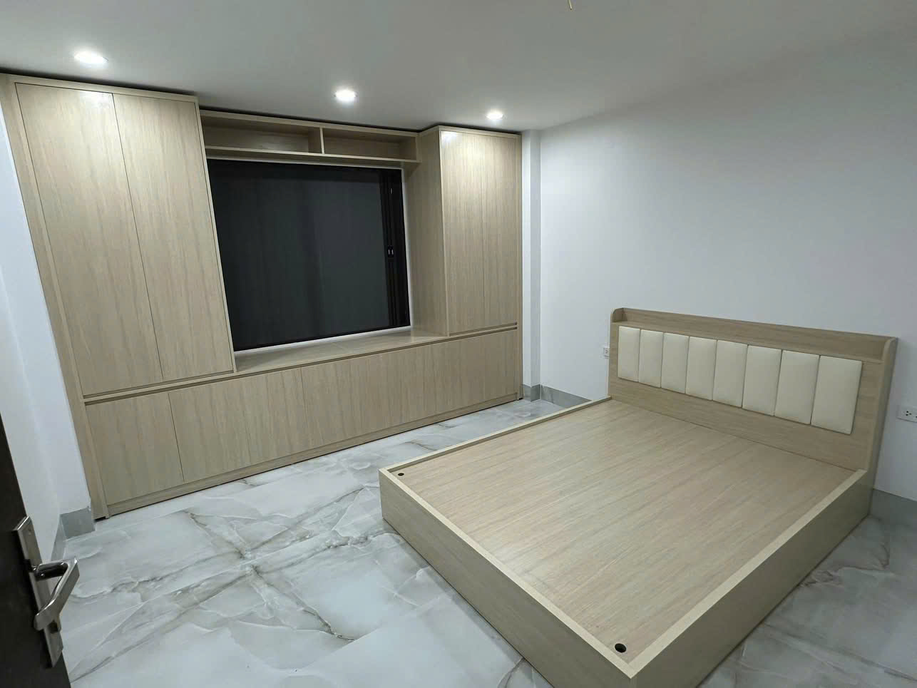 Bộ Giường Tủ Liền Kệ Tivi Bọc Đệm Hiện Đại