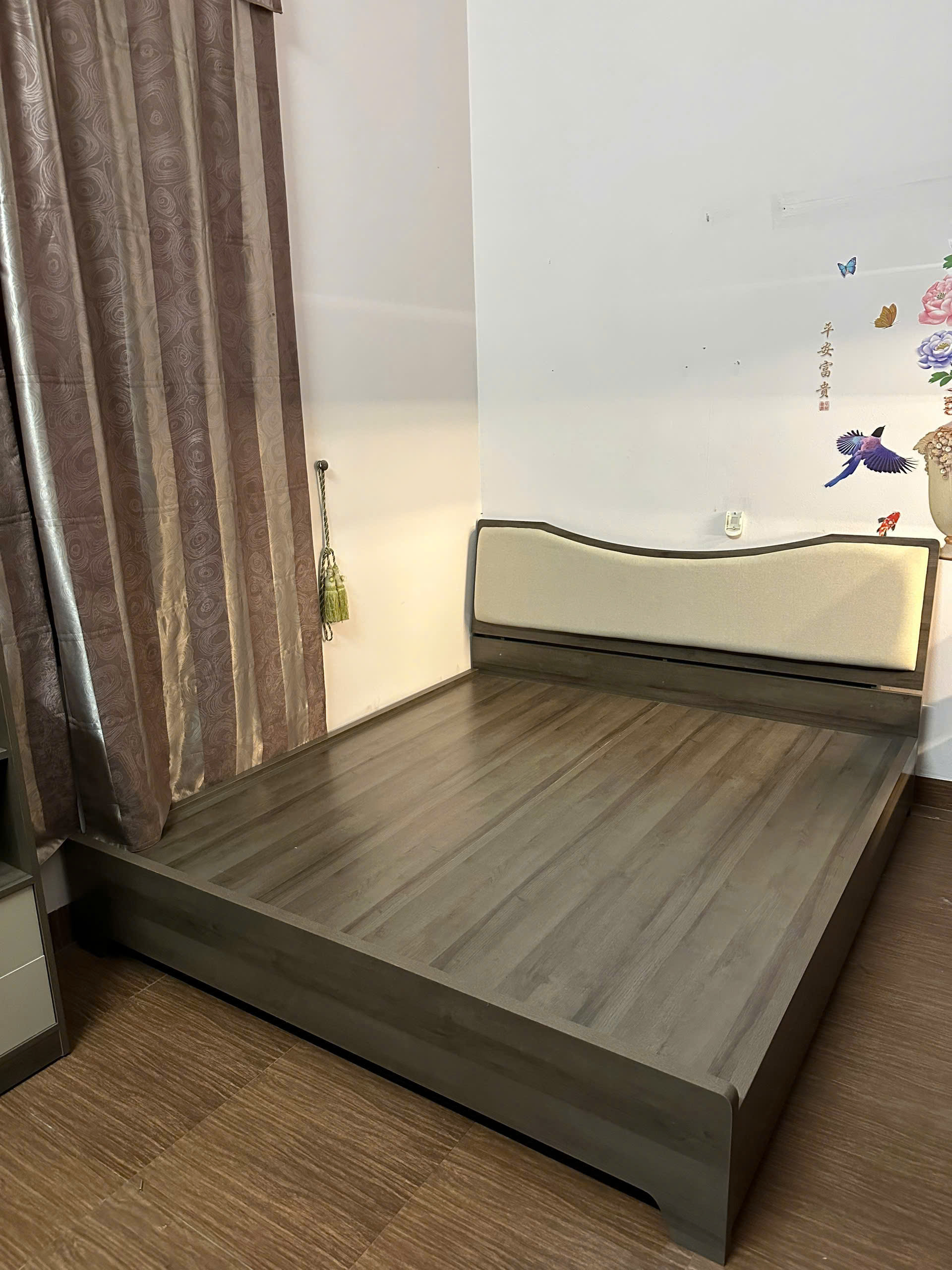 Combo Giường Tủ Phòng Cưới Tone Nâu Đất