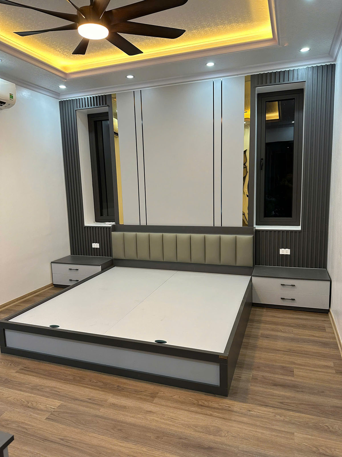 Bộ Giường – Tủ – Giá sách – Kệ trang điểm kèm vách trang trí đầu giường