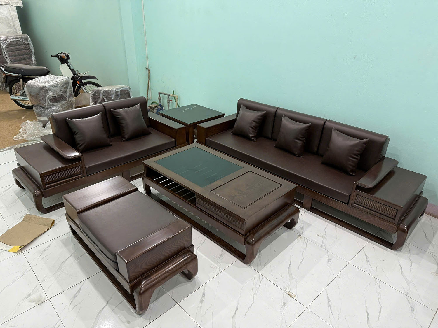 Sofa gỗ sồi Nga — Kiểu dáng 2 văng chân dùi gà